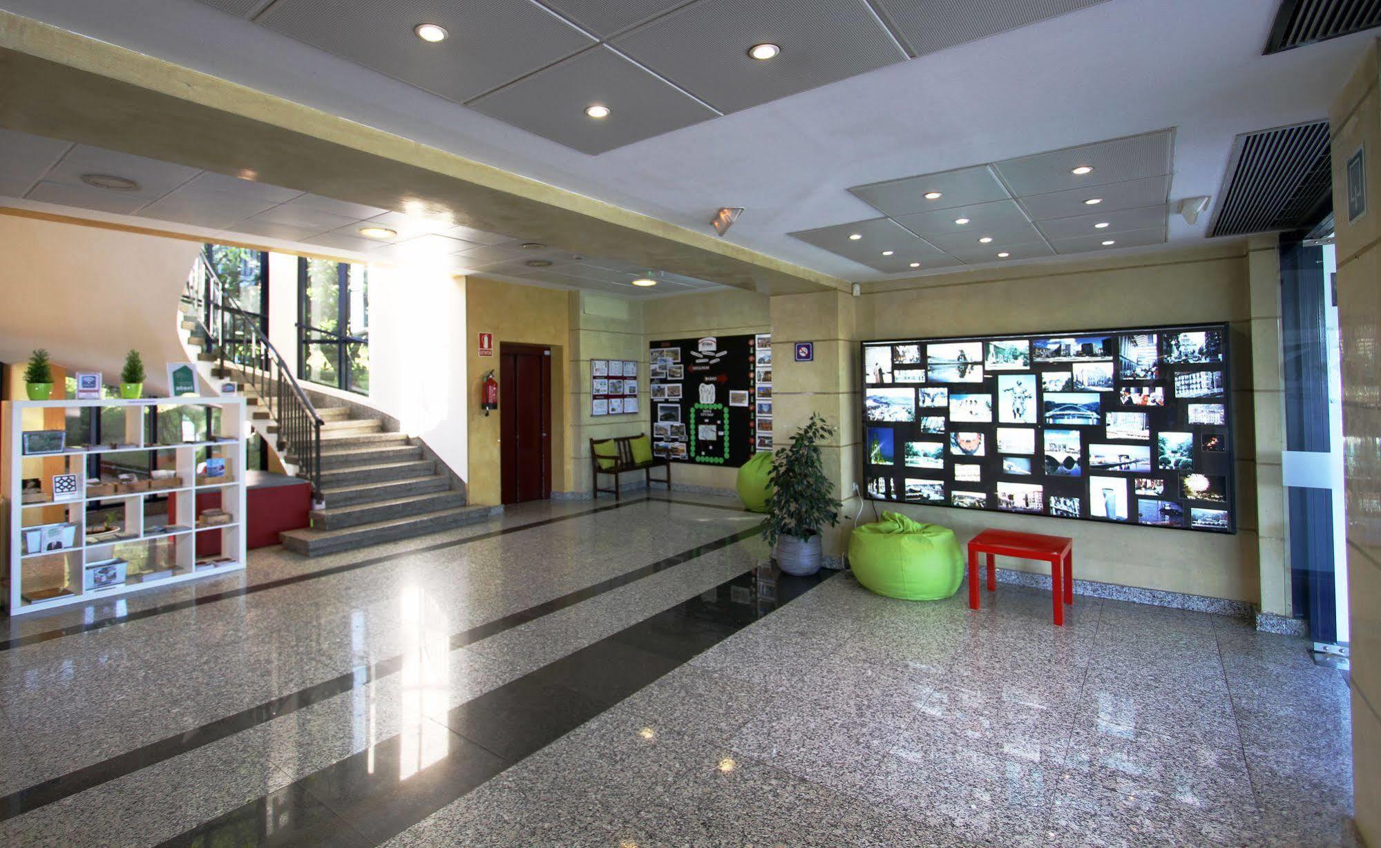 Bilbao Hostel Екстериор снимка